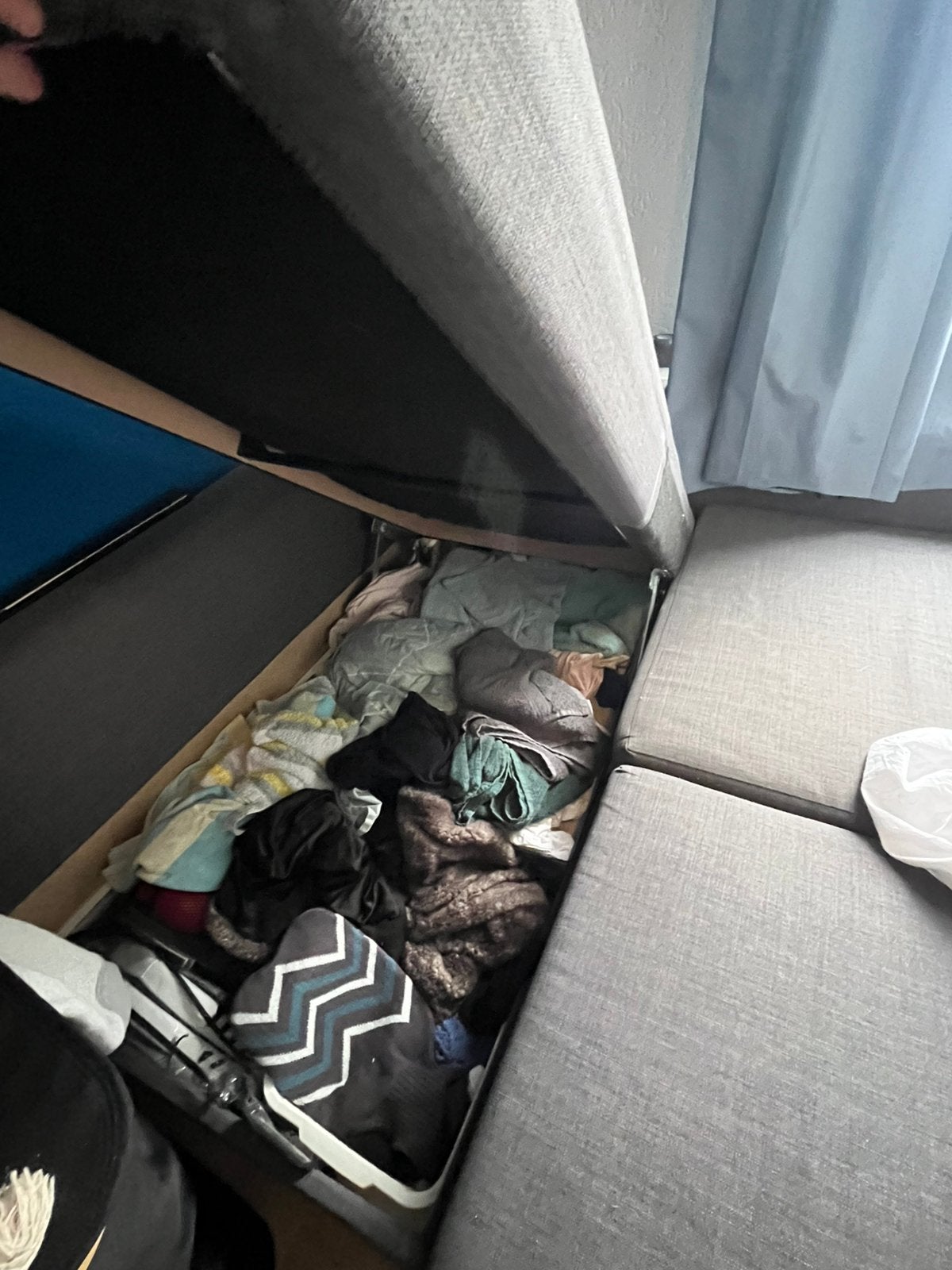 Foto 6 van IKEA slaapbank Friheten (140x200) met veel opbergruimte