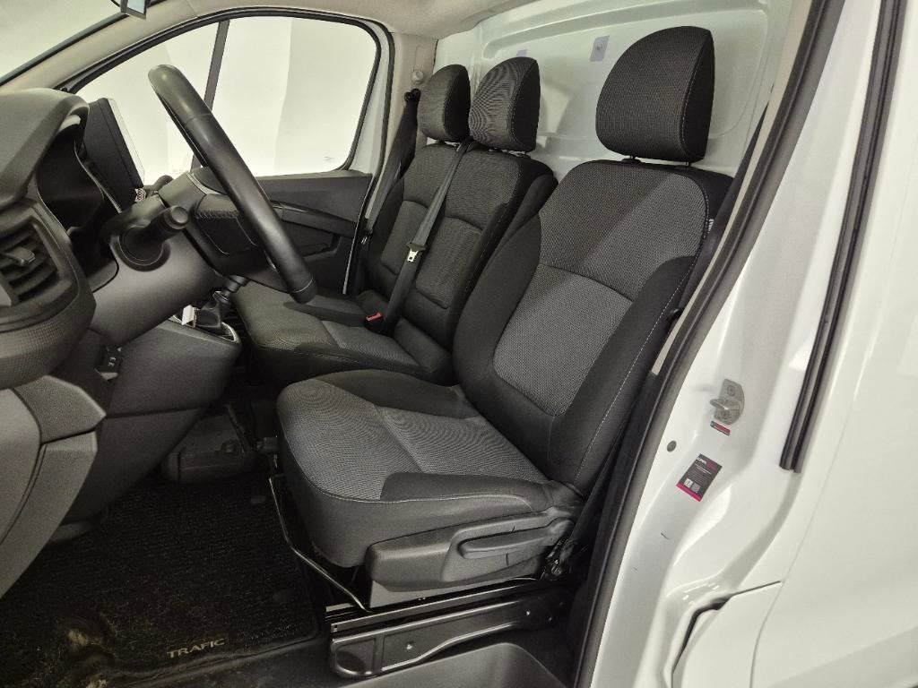Renault Trafic 2.0 dCi 130pk L1 H1 Work Edition Inrichting, Voorwielaandrijving, Gebruikt, Euro 6, 4 cilinders