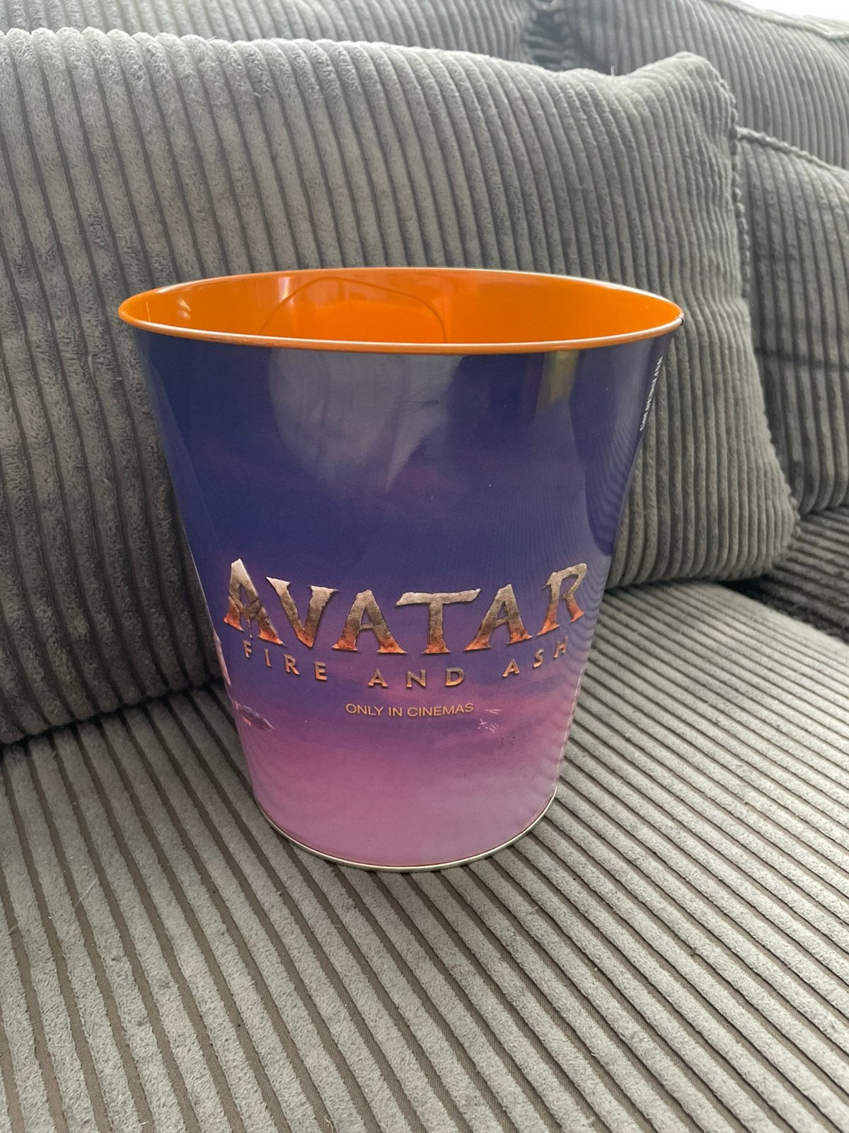 Pathe metalen popcorn Bucket van avatar fire and ash, Ophalen of Verzenden, Film, Gebruiksvoorwerp