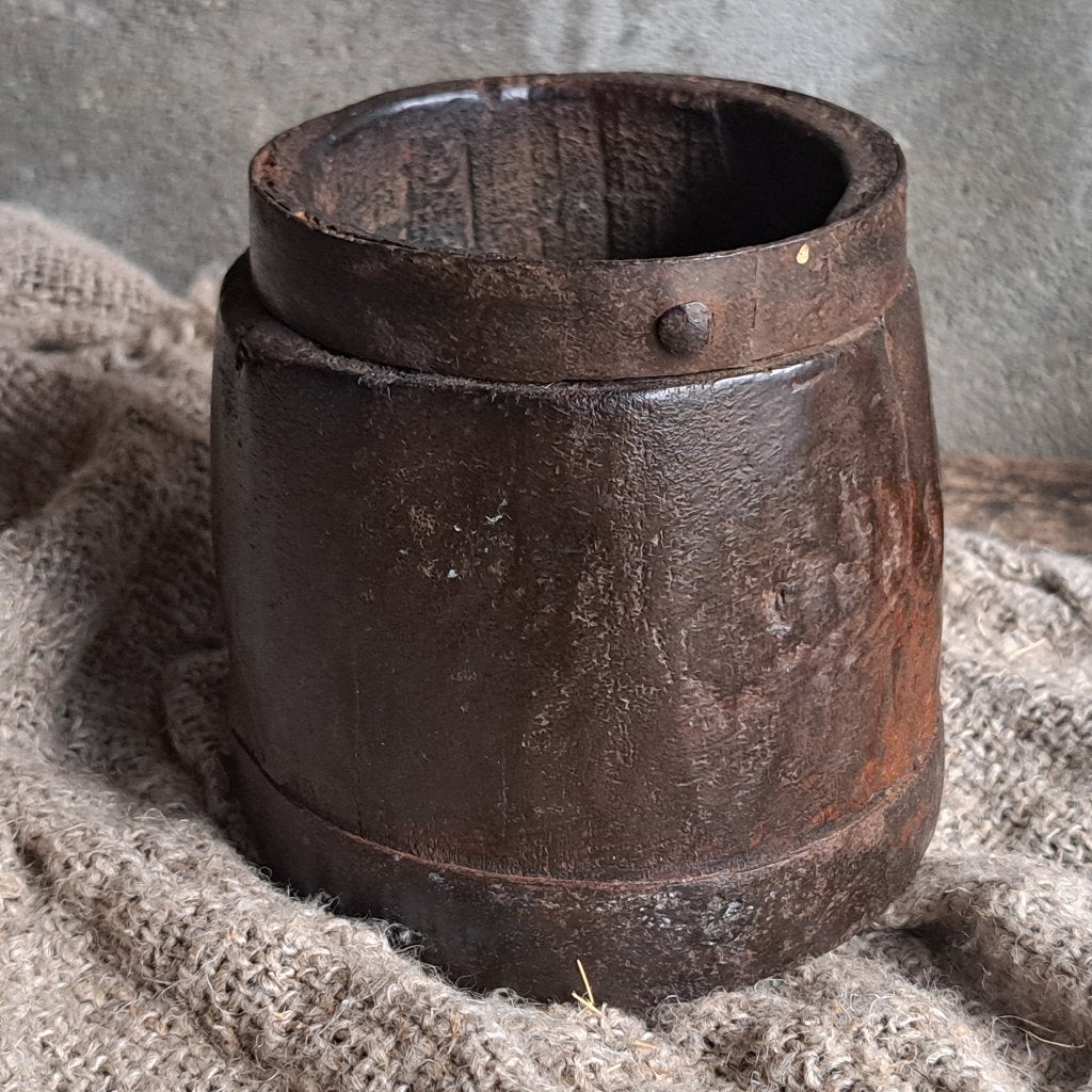 Oud brocante houten potje kruikje metaalbeslag Nepal *Etage3, Gebruikt, ., Ophalen of Verzenden, .