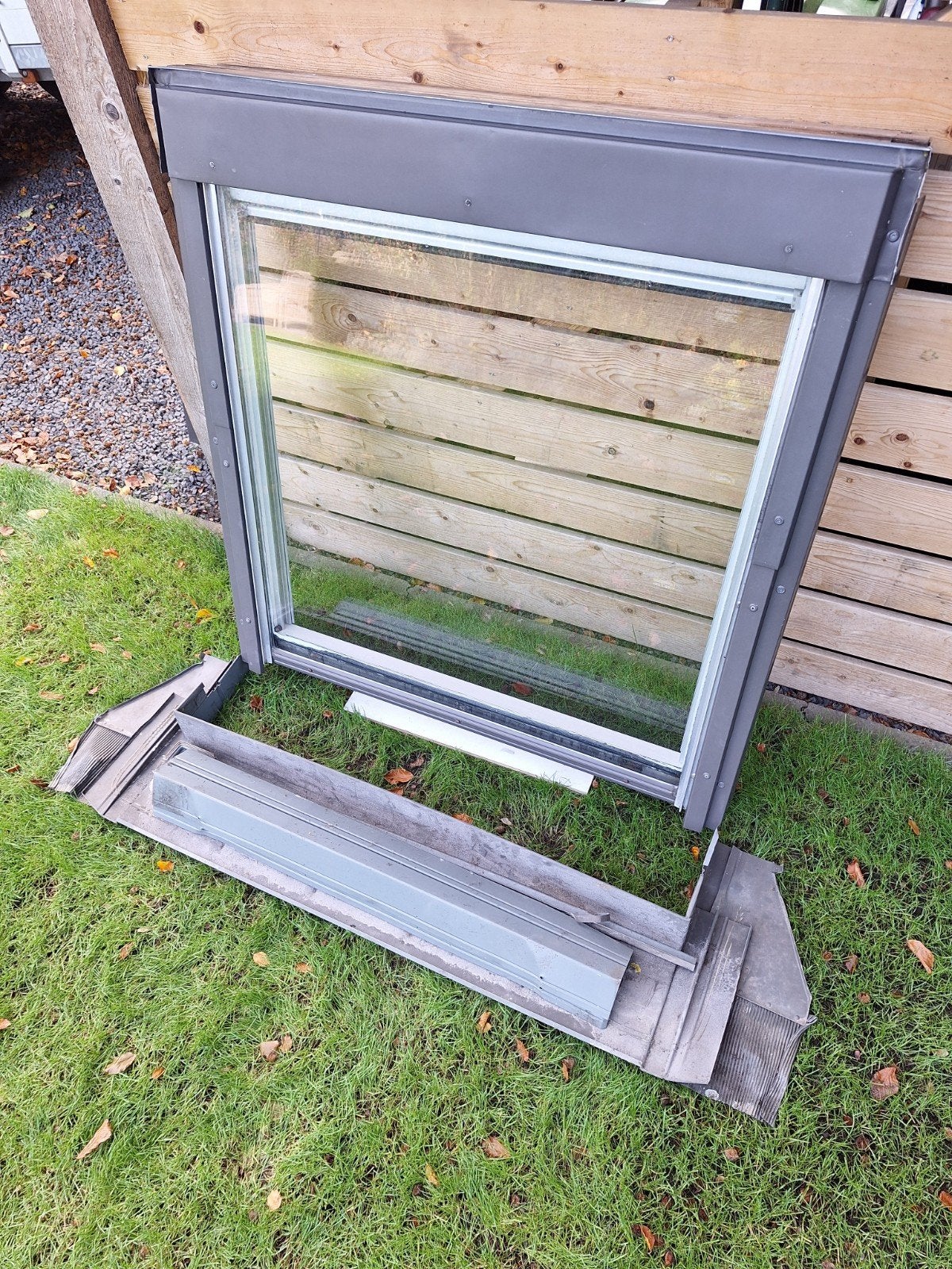 VELUX dakraam GGL 606 bxh 114x118cm + goten + verd.gordijn, Doe-het-zelf en Verbouw, Ophalen, Gebruikt, 80 tot 120 cm, 80 tot 120 cm
