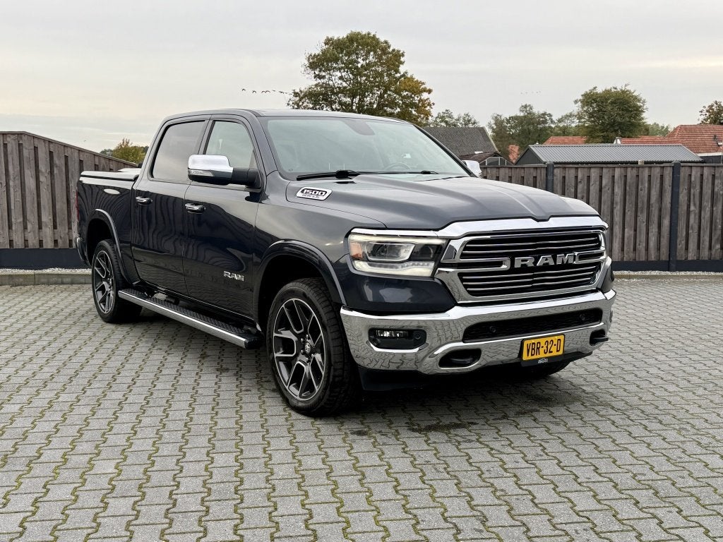 DODGE RAM 1500 5.7 HEMI V8 4x4 CC LARAMIE 22", Auto's, Automaat, Dealer onderhouden, Gebruikt, 5654 cc