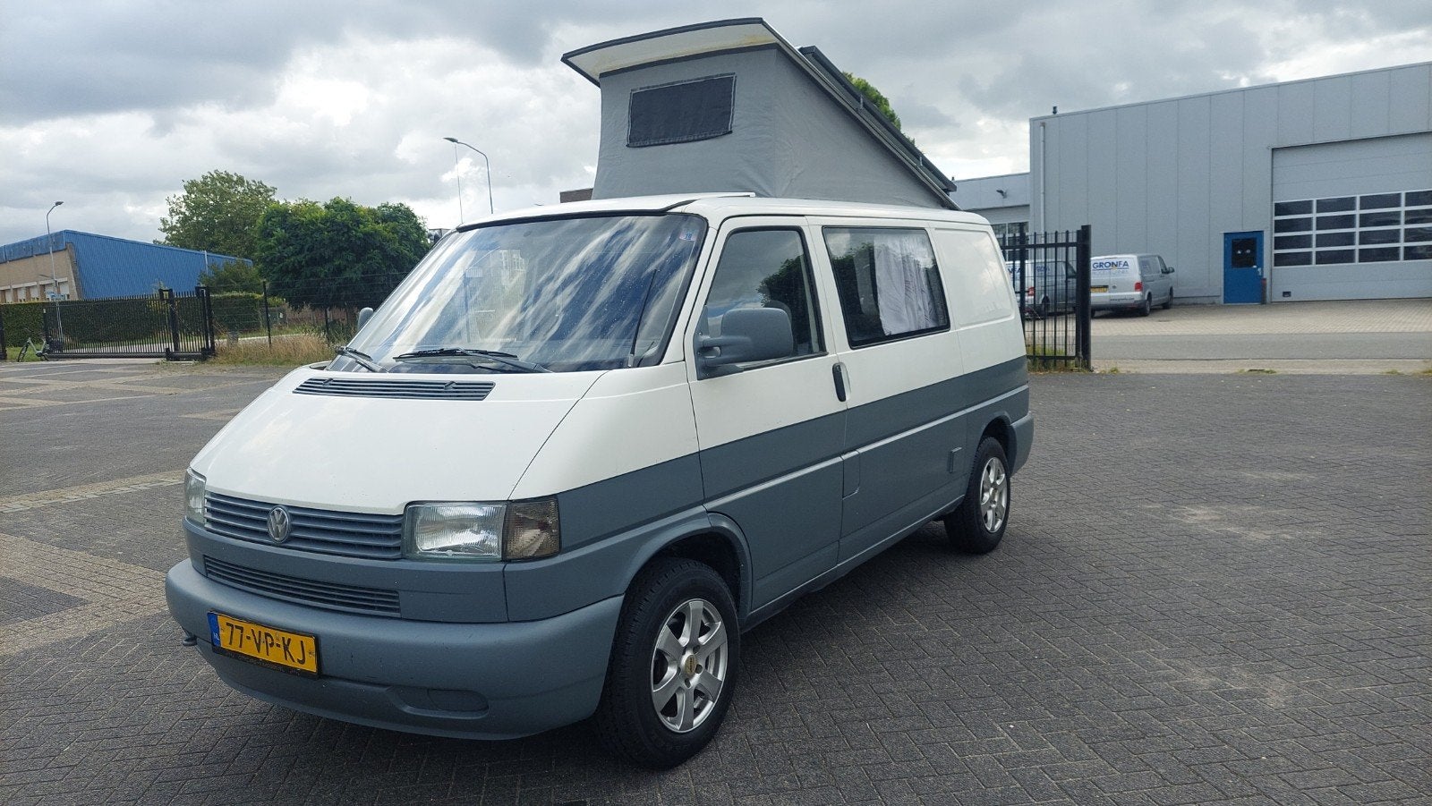 Transporter Two-Tone # hefdak # koelkast # Zonnepaneel # Apk, Hefdak, Volkswagen, Tot en met 2, Bedrijf