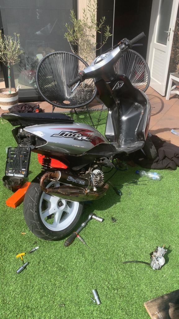 Project yamaha jog r, Fietsen en Brommers, Snorfietsen en Snorscooters, Zo goed als nieuw, Yamaha, Tweetakt, Ophalen of Verzenden