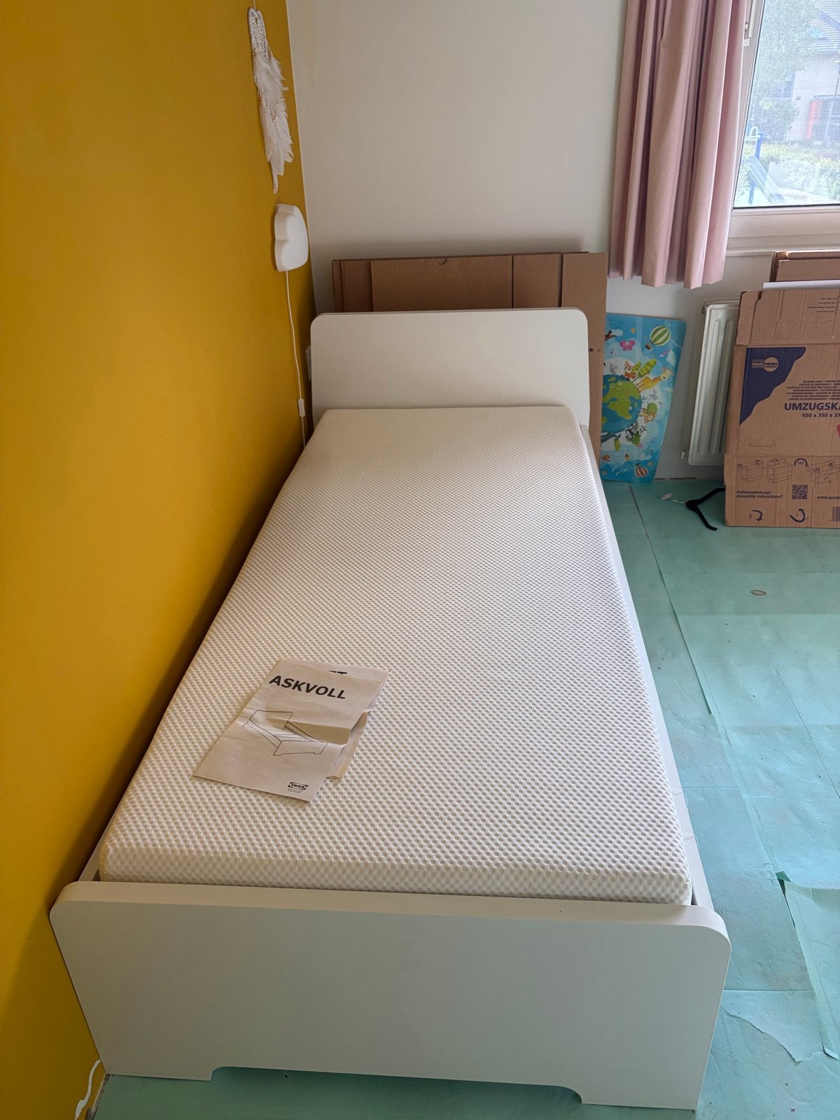 IKEA Askvoll bed met matras, Huis en Inrichting, Ophalen, 90 cm, Eenpersoons, Wit