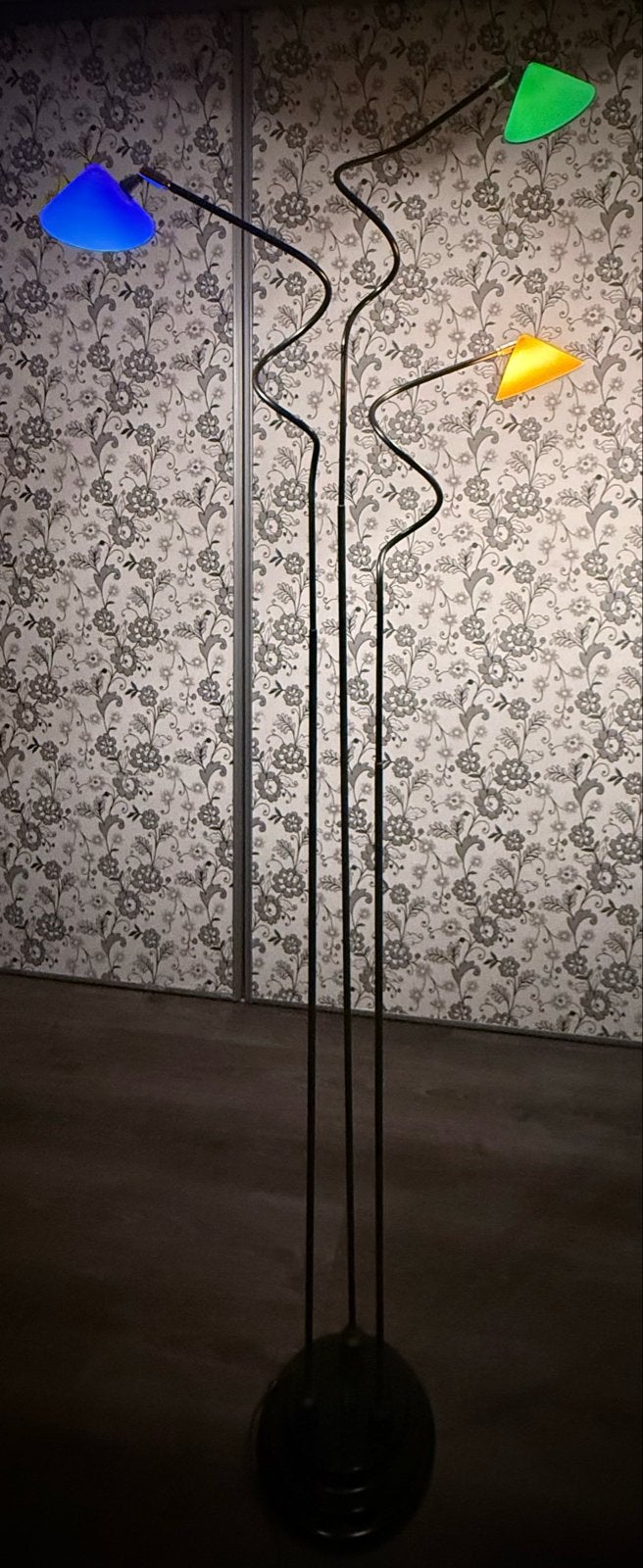 Staande design lamp met dimmer en 3 gekleurde spots, Ophalen, Gebruikt, Overige fittingen, Metaal