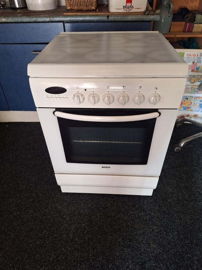 Te koop een Bosch Vrijstaand Gasfornuis met Oven - Wit, Ophalen, Gebruikt, Hete lucht, 60 cm of meer