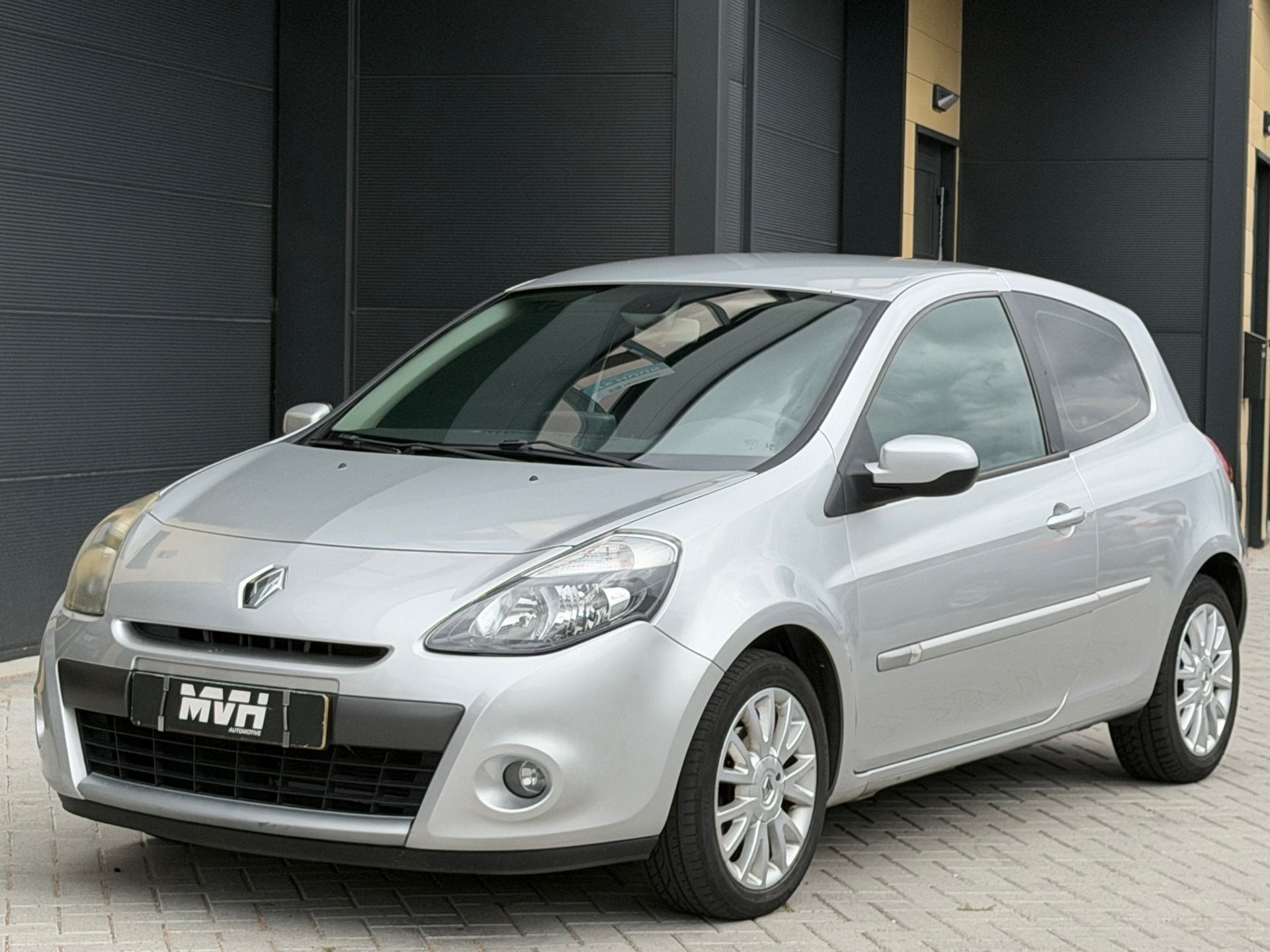 Renault Clio 1.2 Dynamique - Airco - Navi - Cruise Control -, Voorwielaandrijving, 535 kg, Gebruikt, Zwart
