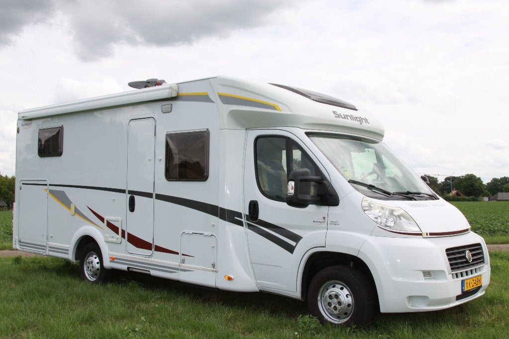 Sunlight T67 Lengtebedden enkele bedden hefbed Airco, Sunlight, Fiat, 7 tot 8 meter, Bedrijf