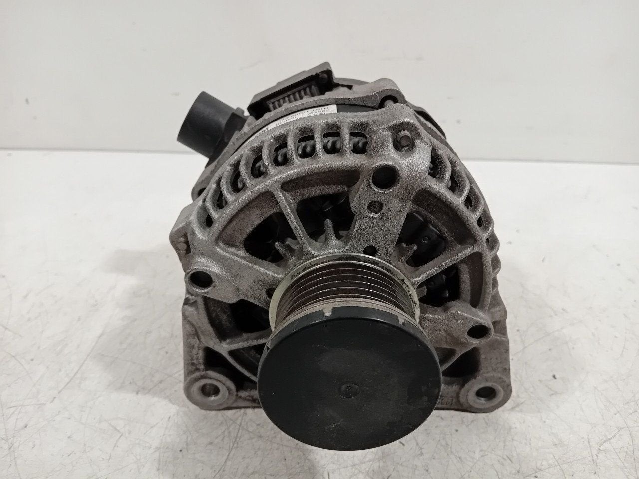 Dynamo Ford Fiesta, Auto-onderdelen, Onderdelen@venauto.nl, Van der Ven Autorecycling B.V., Gebruikt, Ettenseweg 76, 4706 PB Roosendaal, The Netherlands