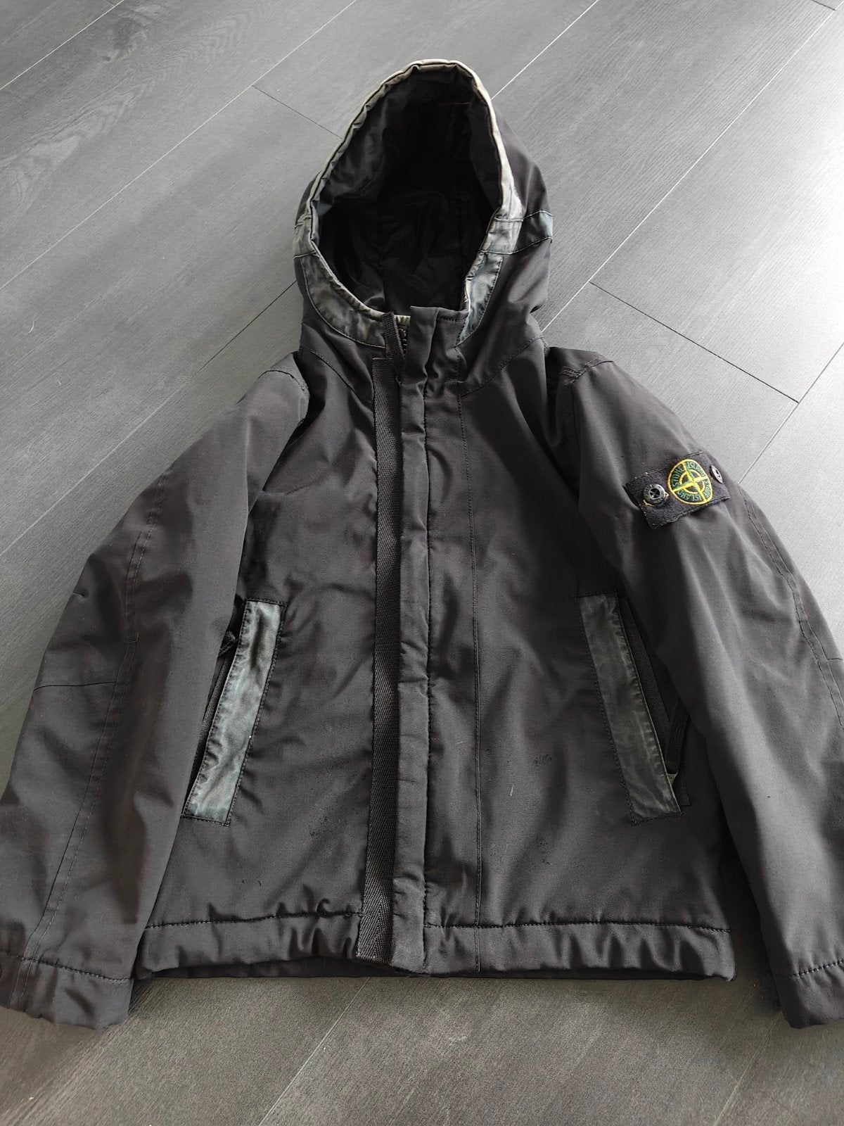 Stone Island Junior Jas Zwart Maat 116, Gebruikt, Ophalen of Verzenden, Stone Island Junior, Jongen