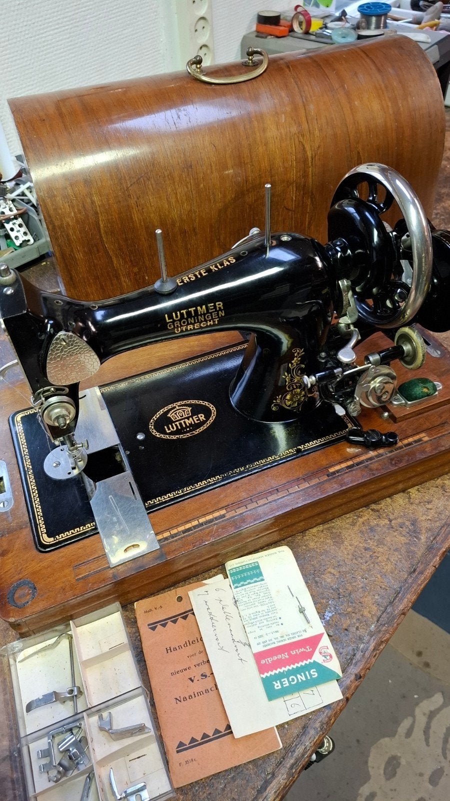 Antieke Luttmer Naaimachine met Houten Kap, Ophalen of Verzenden