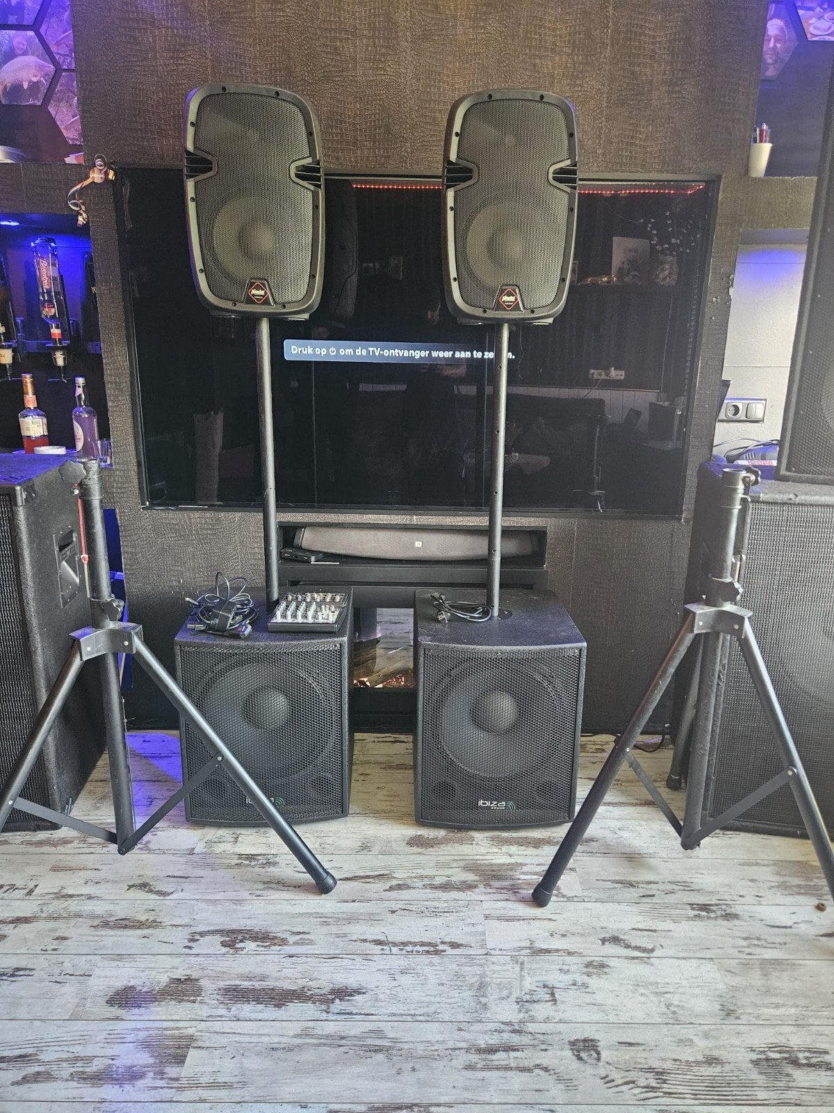 Complete actieve geluidsset: 2 subs, 2 tops, mixer, Audio, Tv en Foto, Gebruikt, Inclusief kabels, Speakerset, Ophalen of Verzenden