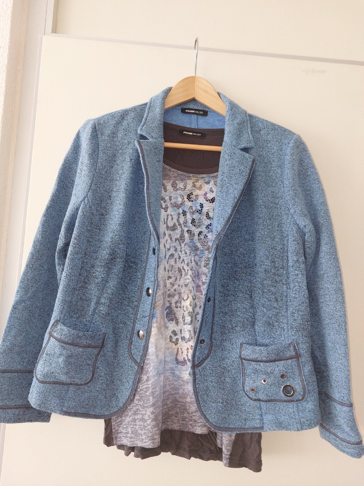 2 delig dames kostuum met trui
Maat-44
Zo goed als nieuw, Kleding | Dames, Ophalen of Verzenden, Zo goed als nieuw, Maat 42/44 (L)