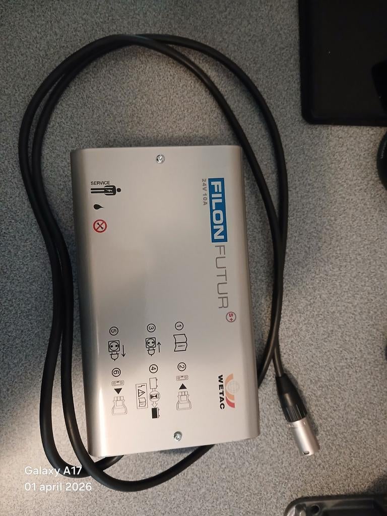 Filon Futura 24V 10A Acculader - WETAC, Ophalen of Verzenden