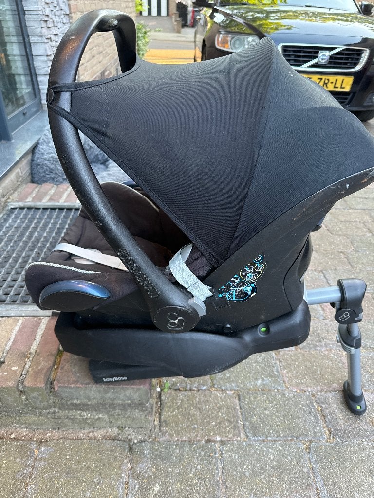 Maxi cosi met easybase, Kinderen en Baby's, Autostoeltjes, Ophalen, Gebruikt, Overige methoden, 0 t/m 13 kg