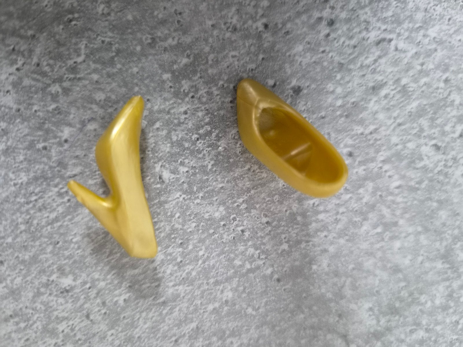 Gouden Barbie hakken - Accessoire voor Barbiepop, Ophalen of Verzenden
