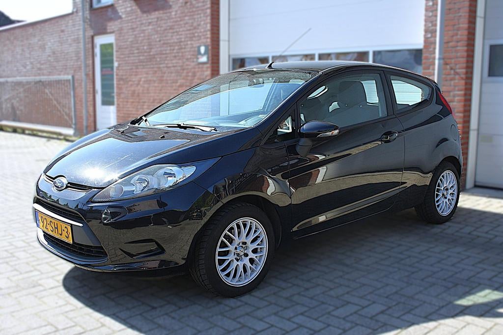Ford Fiesta 1.25 Trend Airco | 15 inch LM Velgen | Nap | 82, Voorwielaandrijving, Euro 5, 4 cilinders, 82 pk