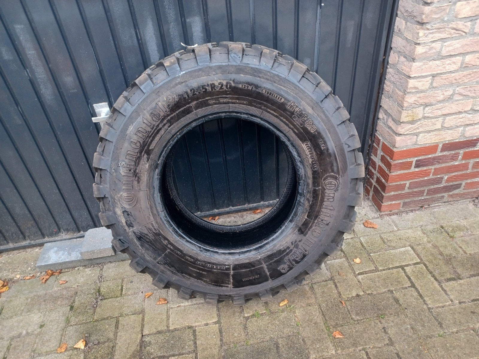 unimog shovel 12.5 R20 band, Auto-onderdelen, Overige merken, Carrosserie en Plaatwerk, Con, Continental