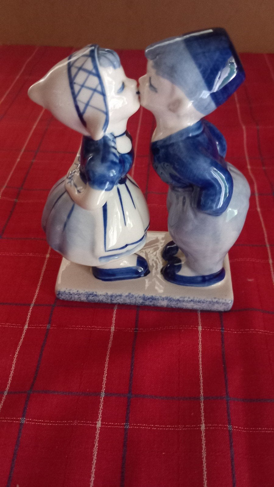 Handgeschilderd Delfts Blauw beeldje: kusje, Ophalen of Verzenden