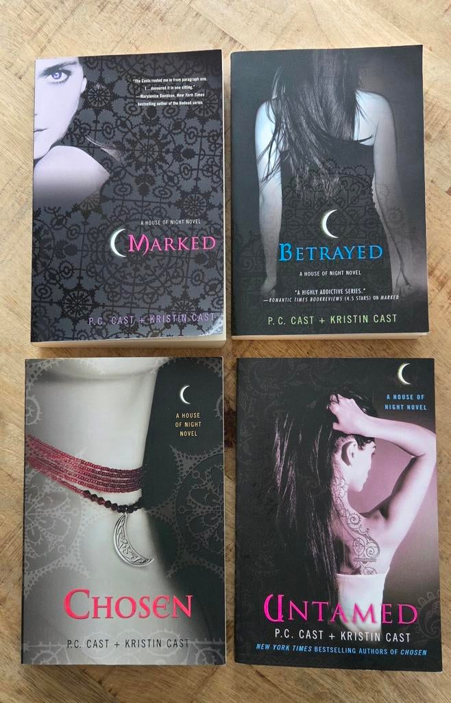 P.C. Cast, Kristin Cast - Betrayed, Marked, Untamed & Chosen, Ophalen of Verzenden, Zo goed als nieuw, P.C. Cast, Kristin Cast