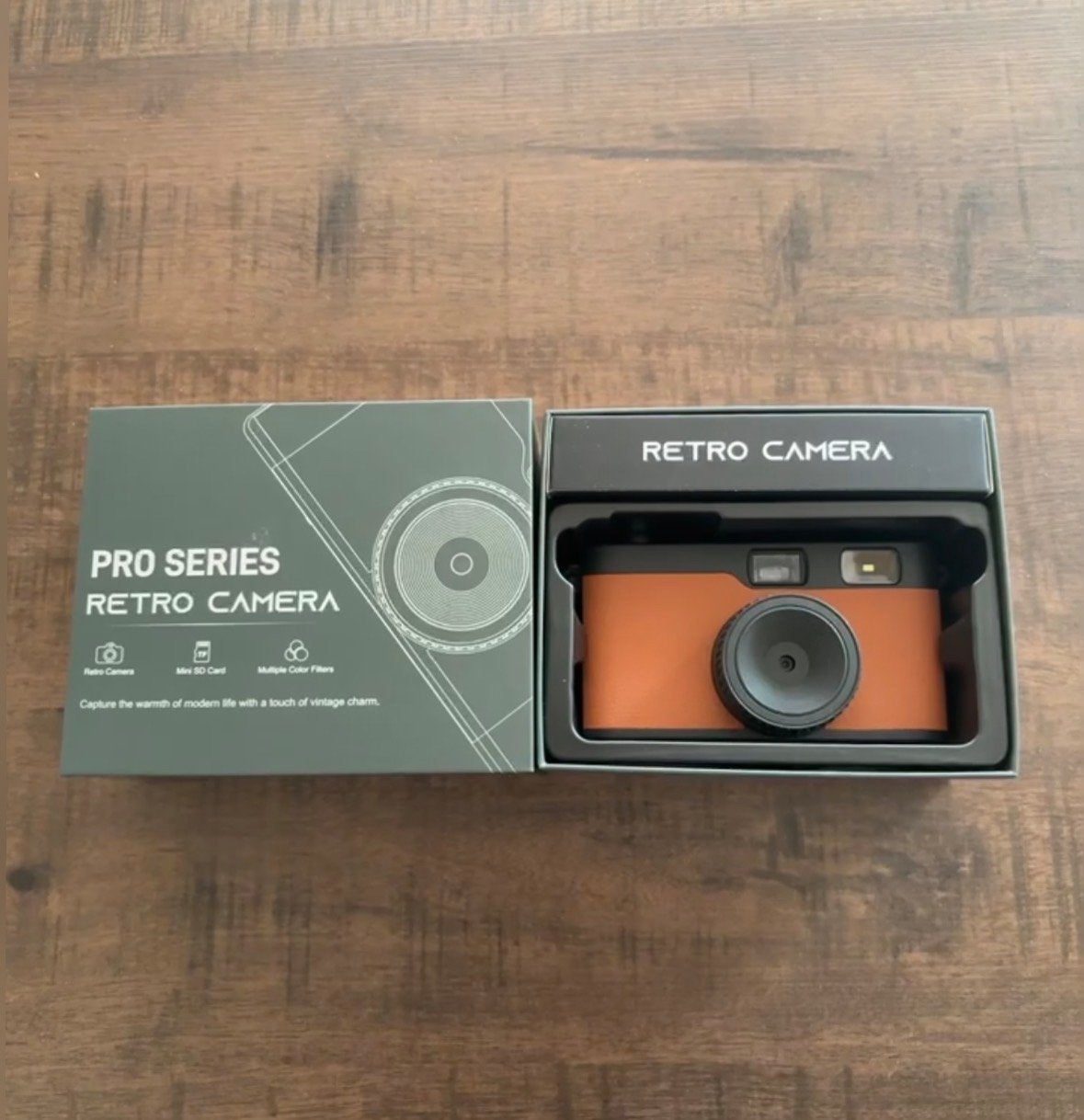 Retro Digitale Camera - schermvrij, Ingebouwde flitser, Handleiding, Ophalen of Verzenden, Zo goed als nieuw