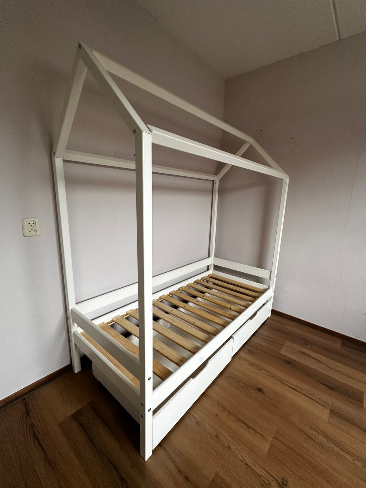 Hoppekids huisbed 70x160 cm - Zo goed als nieuw, Kinderen en Baby's, Kinderkamer | Bedden, Ophalen, 70 tot 85 cm, Zo goed als nieuw