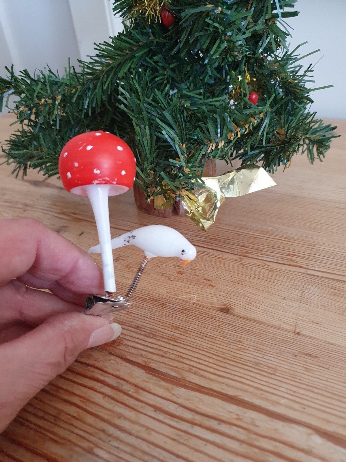 Oude antieke kerstbal glas paddestoel vogeltje melkglas, Diversen, Ophalen of Verzenden, Gebruikt