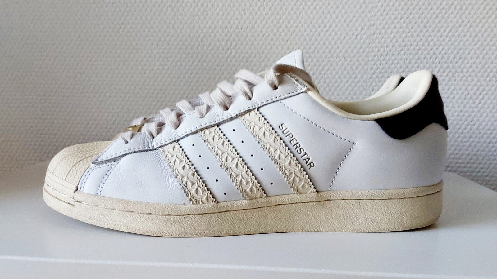 Mooie Adidas Superstar sneakers maat 43 1/3, Wit, Ophalen of Verzenden, Adidas, Sneakers of Gympen