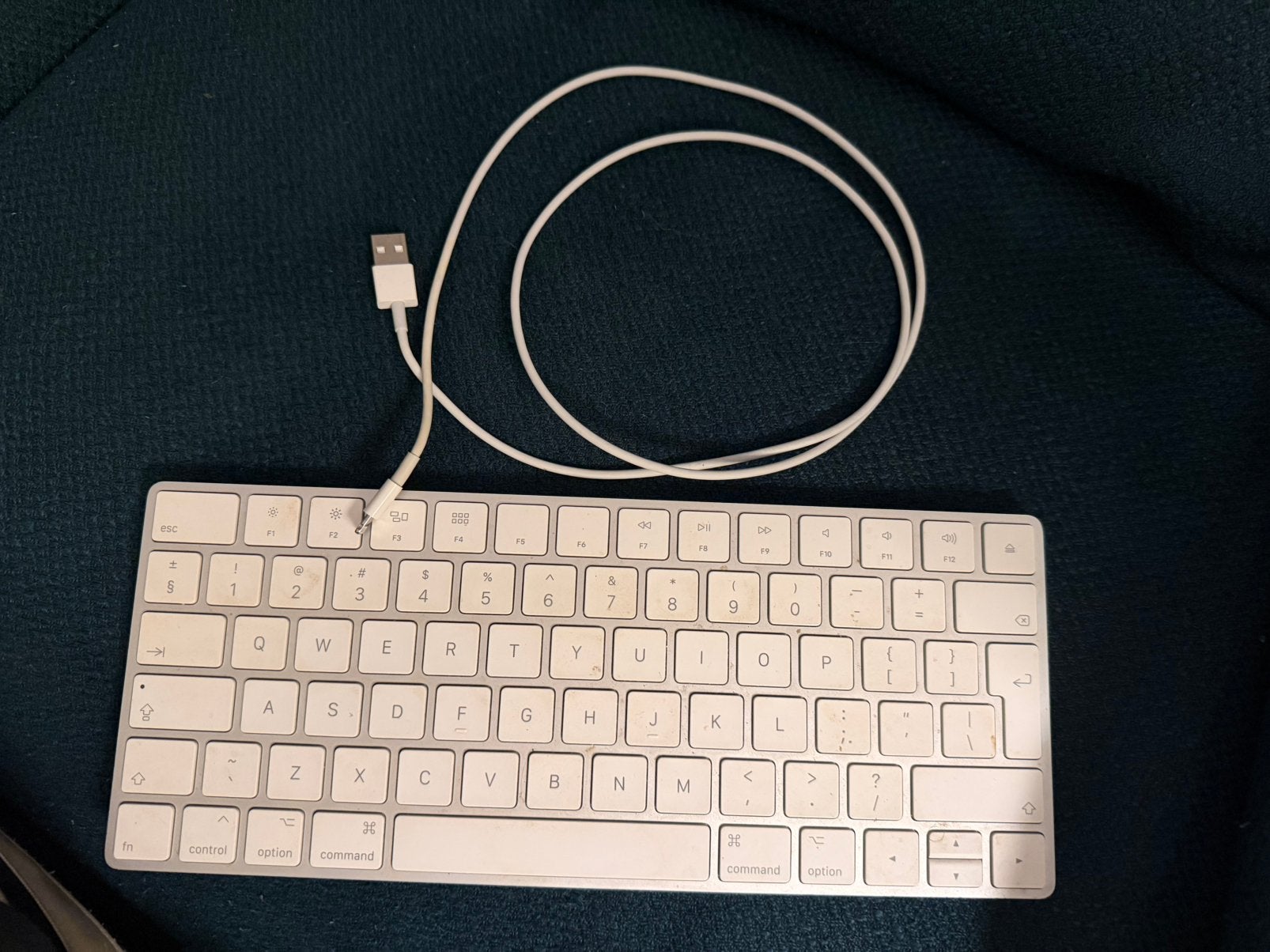 Apple wireless magic keyboard a1644 EMC 2815, Computers en Software, Ophalen of Verzenden, Zo goed als nieuw