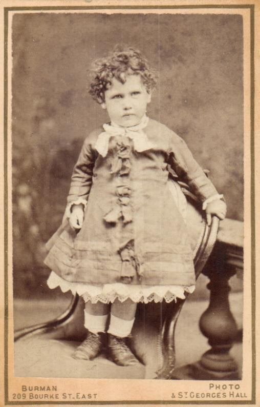 CDV - Klein meisjes in mooie kledij - Burman's - Melbourne, Gebruikt, Verzenden, Foto, Buitenland