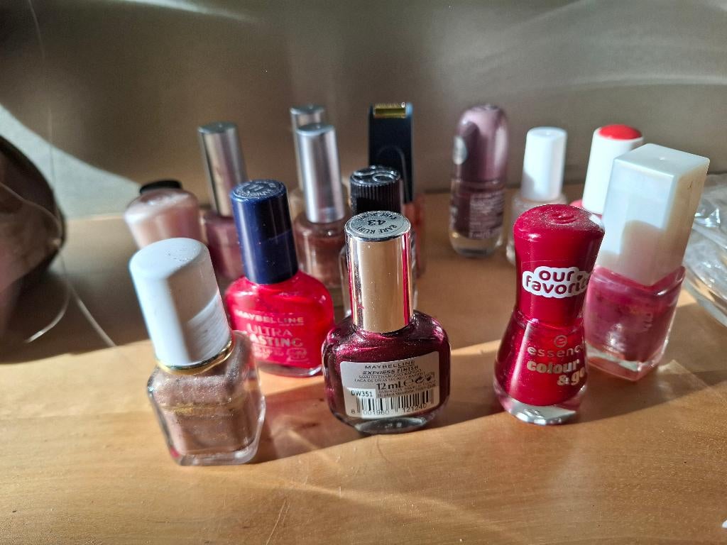 NAGELLAK, 15 FLESJES O.A. MYLENE, ESSENCE, MAYBELLINE, Ophalen of Verzenden, Gebruikt, Overige kleuren, Handen en Nagels