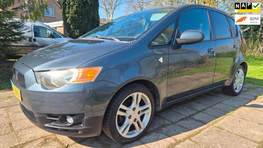 Mitsubishi Colt 1.3 Edition Two NWE APK AIRCO CRUISE TOPSTAA, Voorwielaandrijving, Gebruikt, 31 €/maand, Colt