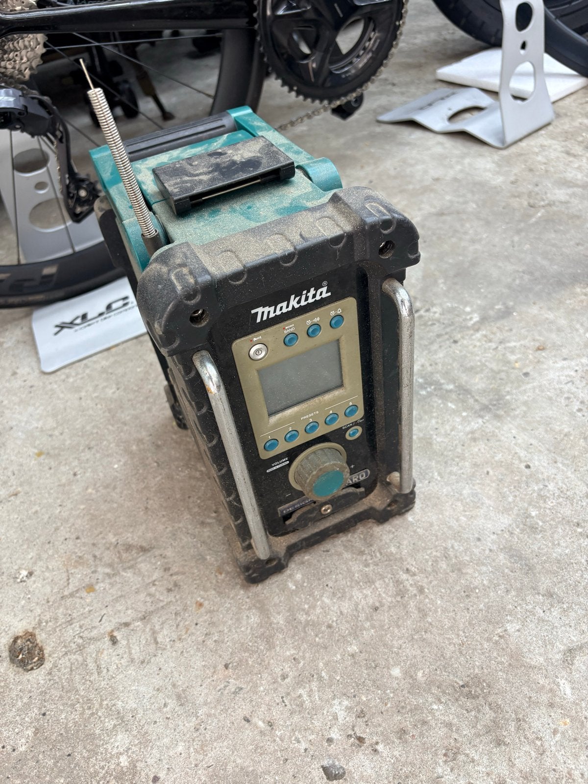 Makita bouwradio 14V (ouder model), Ophalen, Gebruikt