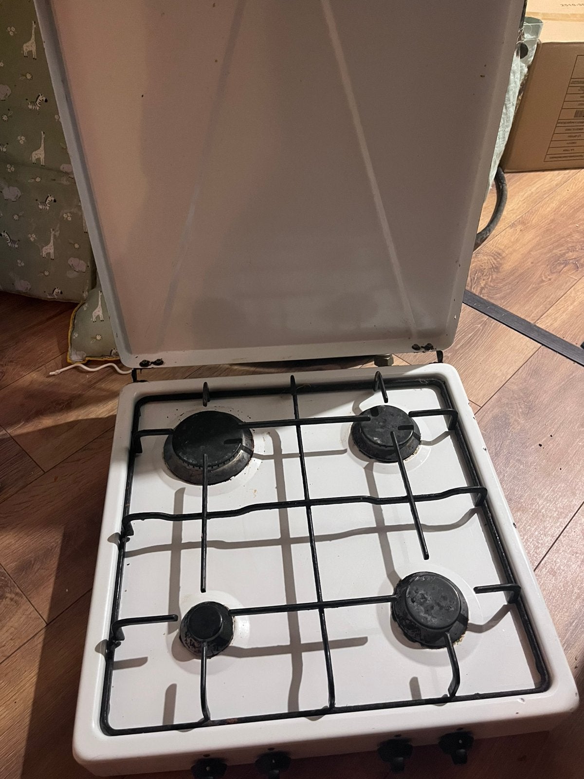 Compact gasfornuis met 4 pitten, Witgoed en Apparatuur, Fornuizen, Gebruikt, Vrijstaand, Gas, 4 kookzones, 45 tot 60 cm, Ophalen
