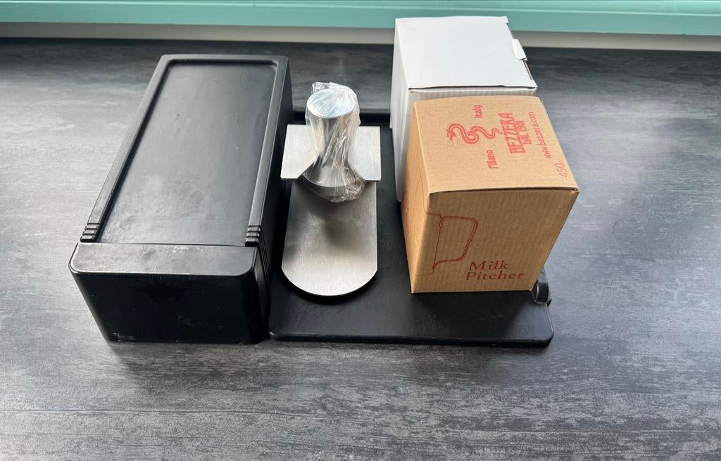 Barista set met uitkloplade en melkkannen, Ophalen of Verzenden, Gebruikt