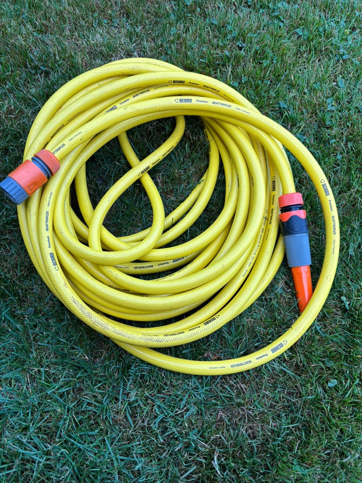 Tuinslang 15  mtr rehau, Tuin en Terras, Tuinslangen, Ophalen, Zo goed als nieuw, Tuinslang