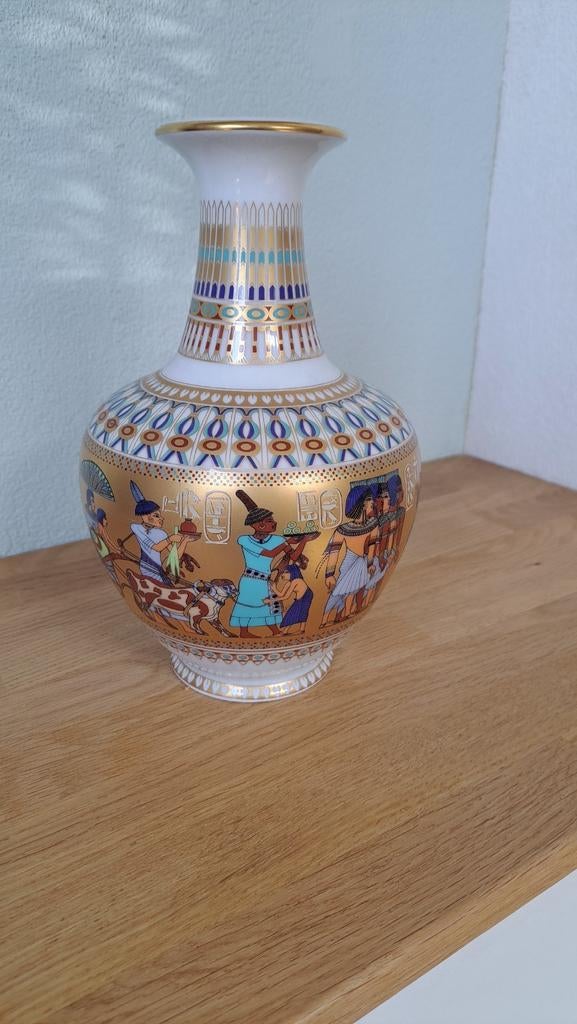 Porseleinen vaas, meerkleurig en goud., Ophalen of Verzenden