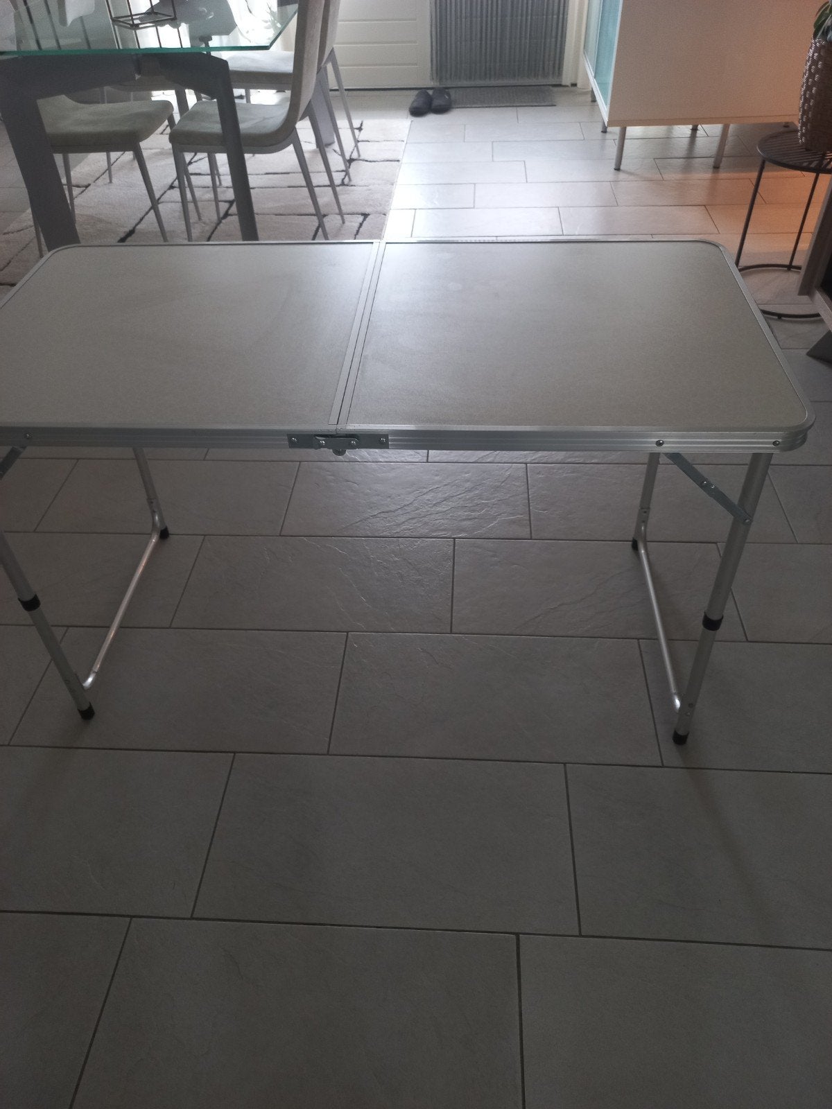 Aluminium campingtafel 120x60x70cm - Zo goed als nieuw, Caravans en Kamperen, Ophalen, Zo goed als nieuw