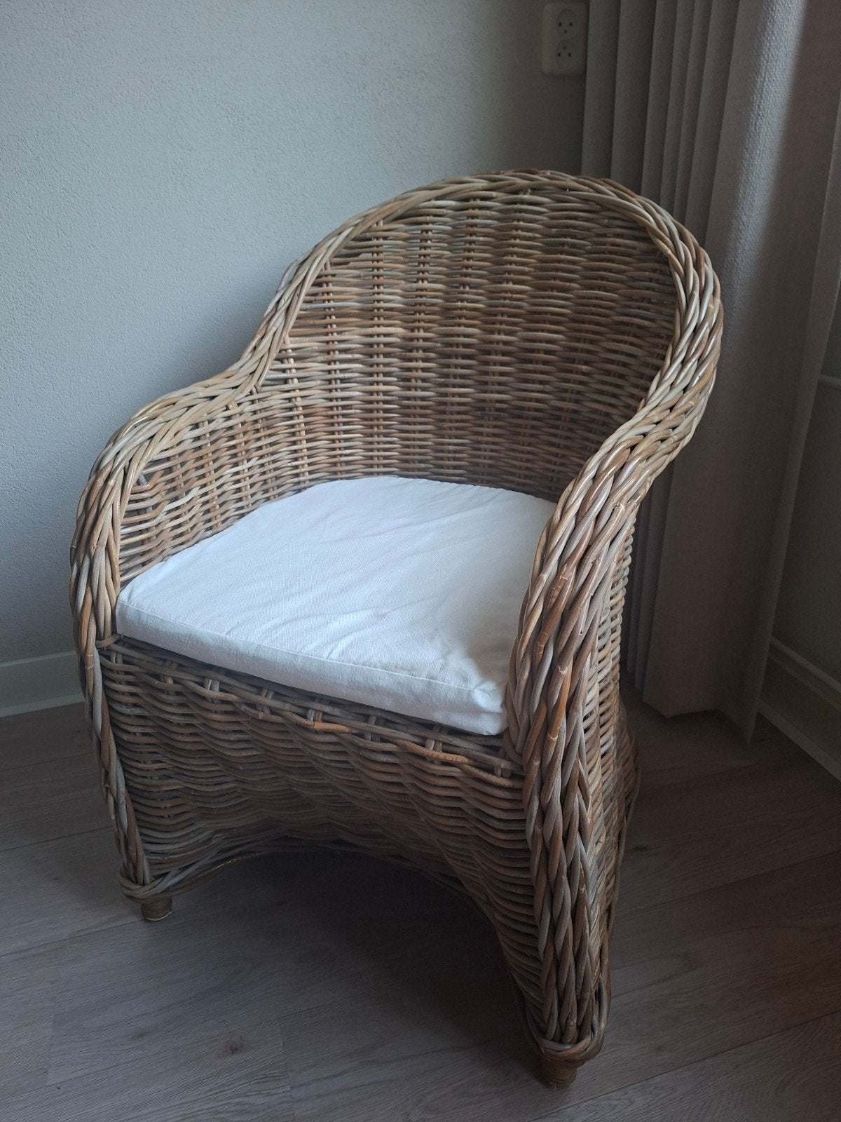 Landelijke Mooie Rieten Rotan Kubu Fauteuil Stoel Zitkussen, Ophalen, Gebruikt, Stoel(en)