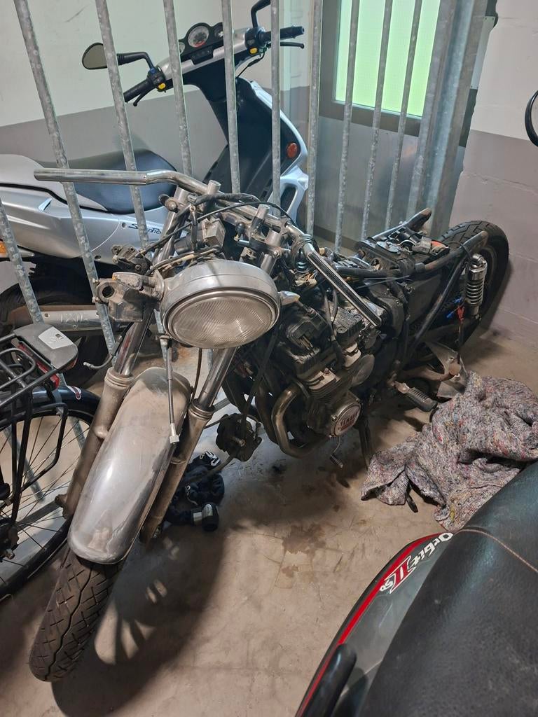 Yamaha XJ550 onderdelenshop geeft het op, moet weg, Motoren, Onderdelen | Yamaha, Ophalen, Gebruikt