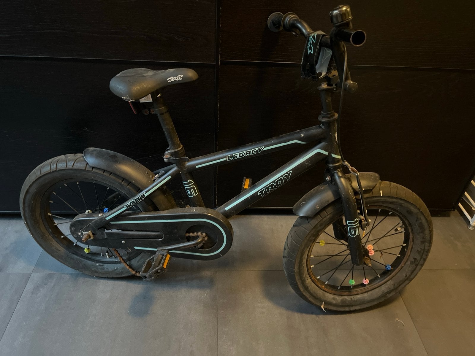Troy Legacy 16 inch kinderfiets - Zwart/Blauw, Fietsen en Brommers, Ophalen of Verzenden, Gebruikt, Terugtraprem, 16 tot 20 inch