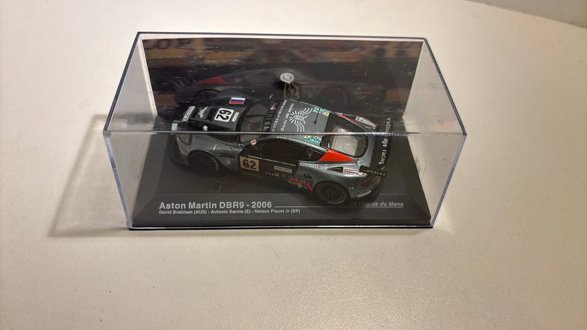Aston martin dbr9 24h du mans altaya 1.43, Overige merken, Auto, Ophalen of Verzenden, A