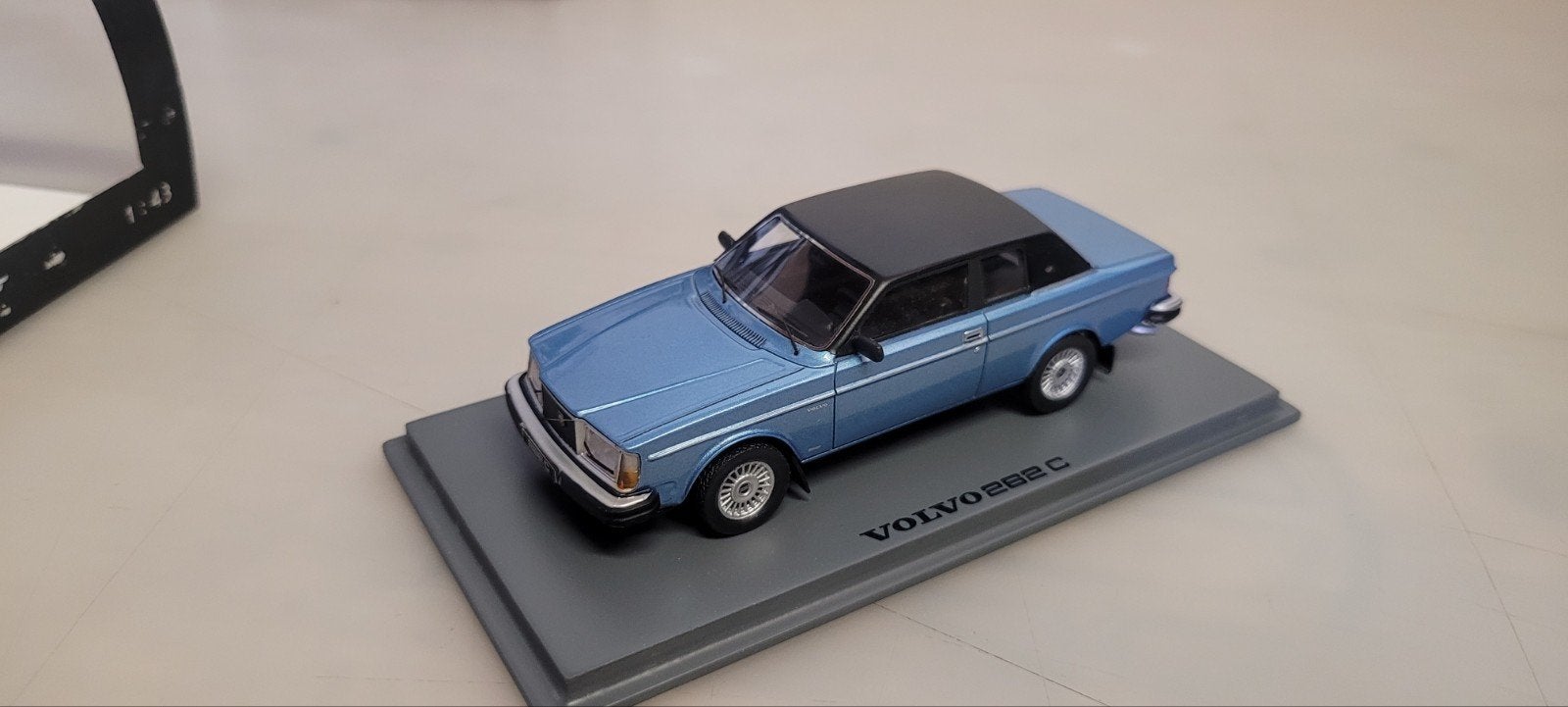 NEO SCALE Volvo 262C blauw, Hobby en Vrije tijd, Modelauto's | 1:43, Ophalen of Verzenden, Zo goed als nieuw, Auto, Overige merken