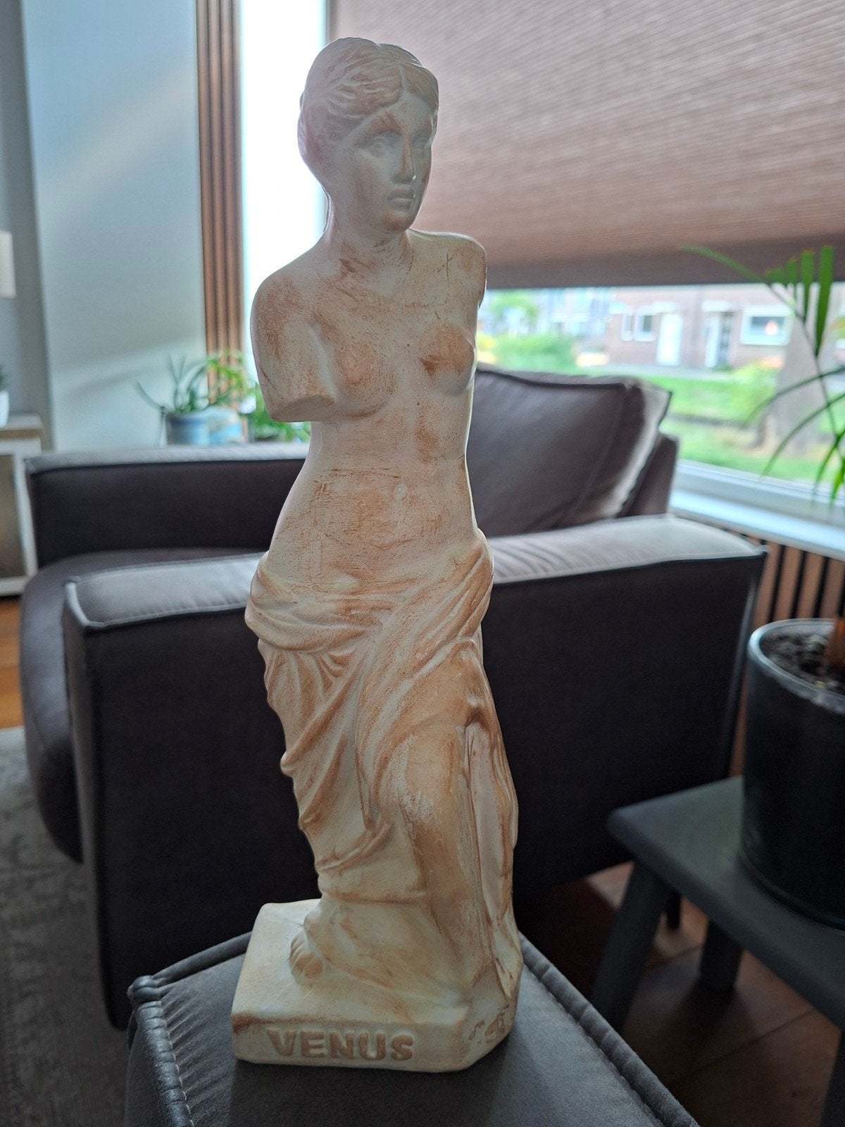Modern beeld Venus van Milo ca  30cm hoog, Verzamelen, Beelden en Beeldjes, Ophalen of Verzenden, Gebruikt, Mens