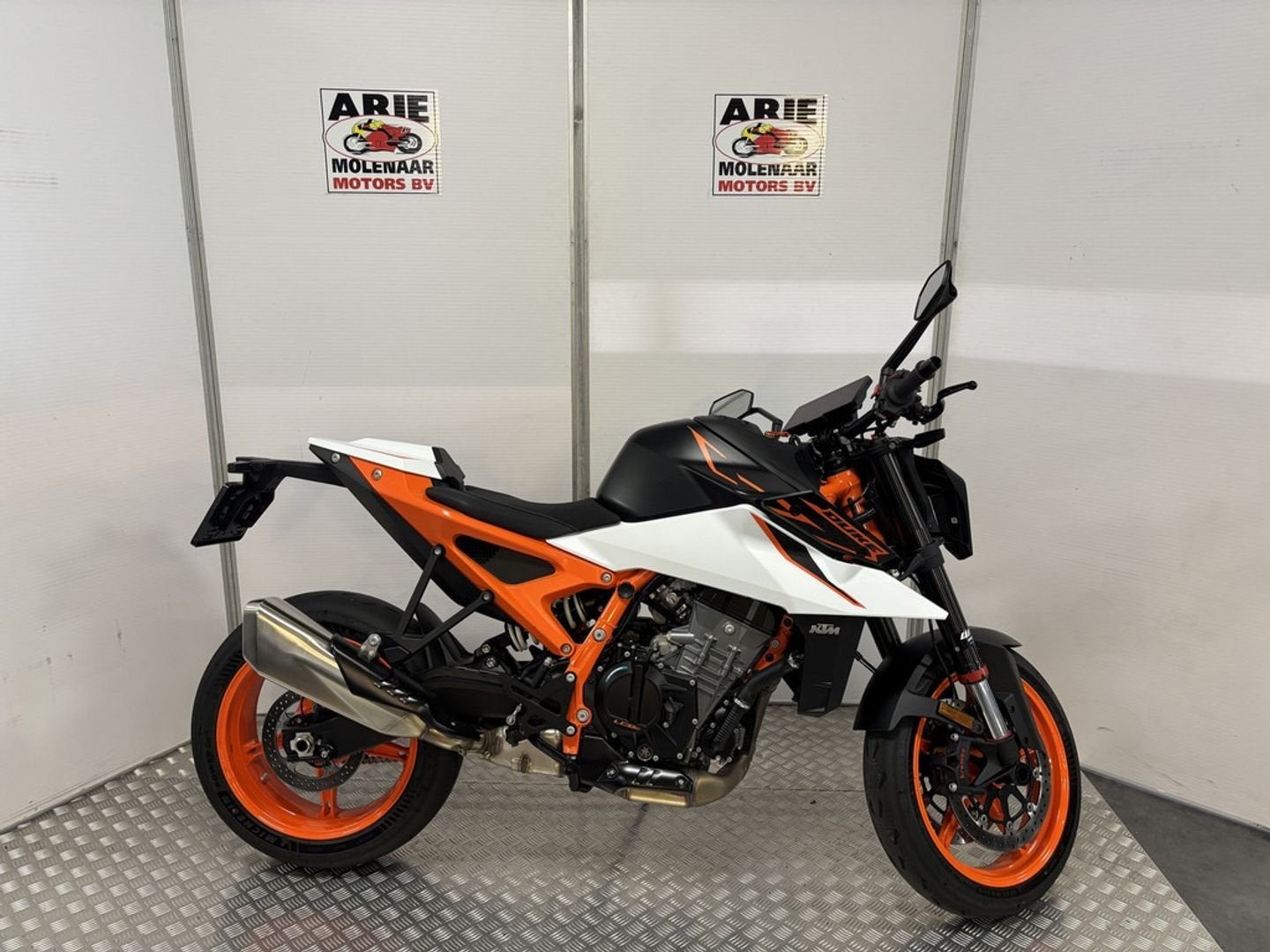 KTM 990 Duke R (bj 2026), 2 cilinders, KTM, Motorrijbewijs A, Bedrijf