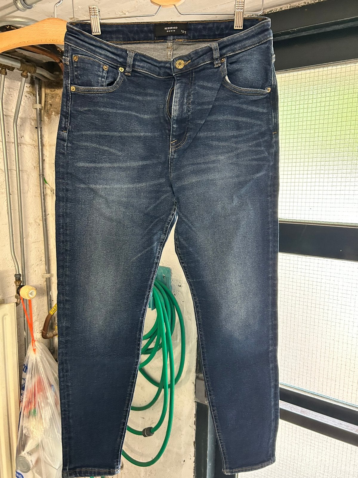 Spijkerbroek dames Reserved maat 42 hoge taille, Ophalen of Verzenden, Zo goed als nieuw, Blauw, W33 - W36 (confectie 42/44)
