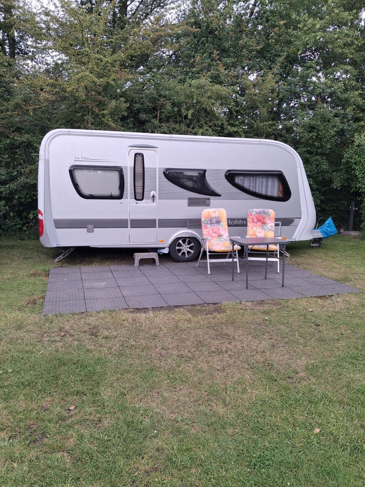 Hobby la vita 495 UL, Caravans en Kamperen, Caravans, Rondzit, Hobby, Particulier, 4 tot 5 meter