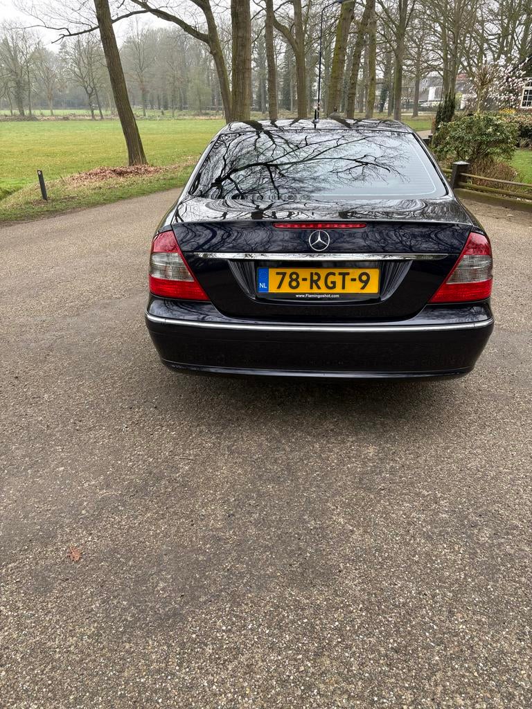 Mercedes-Benz E-Klasse Kompr Sedan AUT 2007 Blauw avantgarde, Auto's, Mercedes-Benz, Achterwielaandrijving, 4 cilinders, Blauw