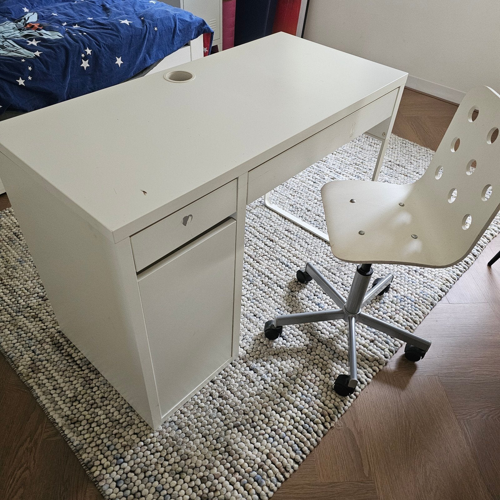 IKEA bureaustoel en bureau met lichte beschadiging, Ophalen, Gebruikt, Spaanplaat of MDF, IKEA